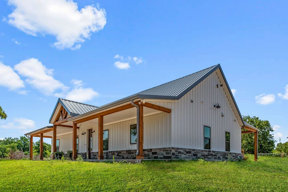 Cottondale Barndominium In Texas Amazing Home Below 2000 Sq Ft