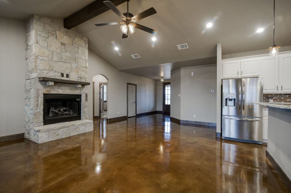 Grey Barndominium in Paradise Texas: See these 38 Amazing Photos