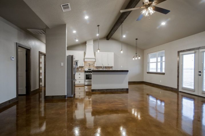 Grey Barndominium In Paradise Texas: See These 38 Amazing Photos