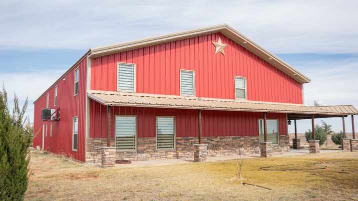 Stunning West Texas Barndominium: 3,104 Sq Ft Modern Farmhouse