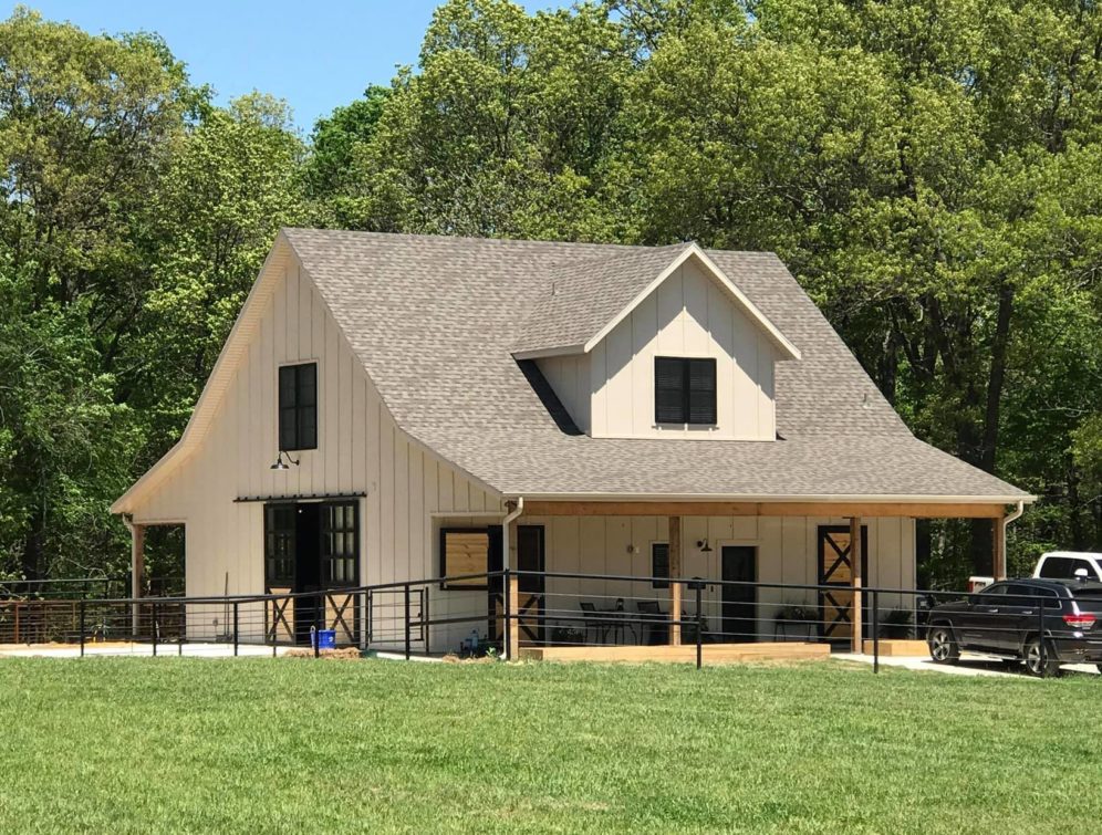 The Rogers Arkansas Barndominium: A Cozy 1200 Sq Ft with Horse Barn