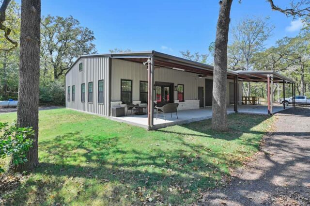 Lochmann's Cozy Country Barndominium in College Station, Texas