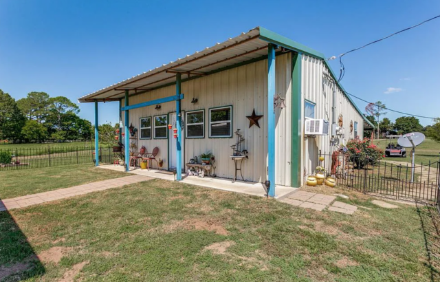 Barndominium Vs. Log Cabin - Your Ultimate Guide