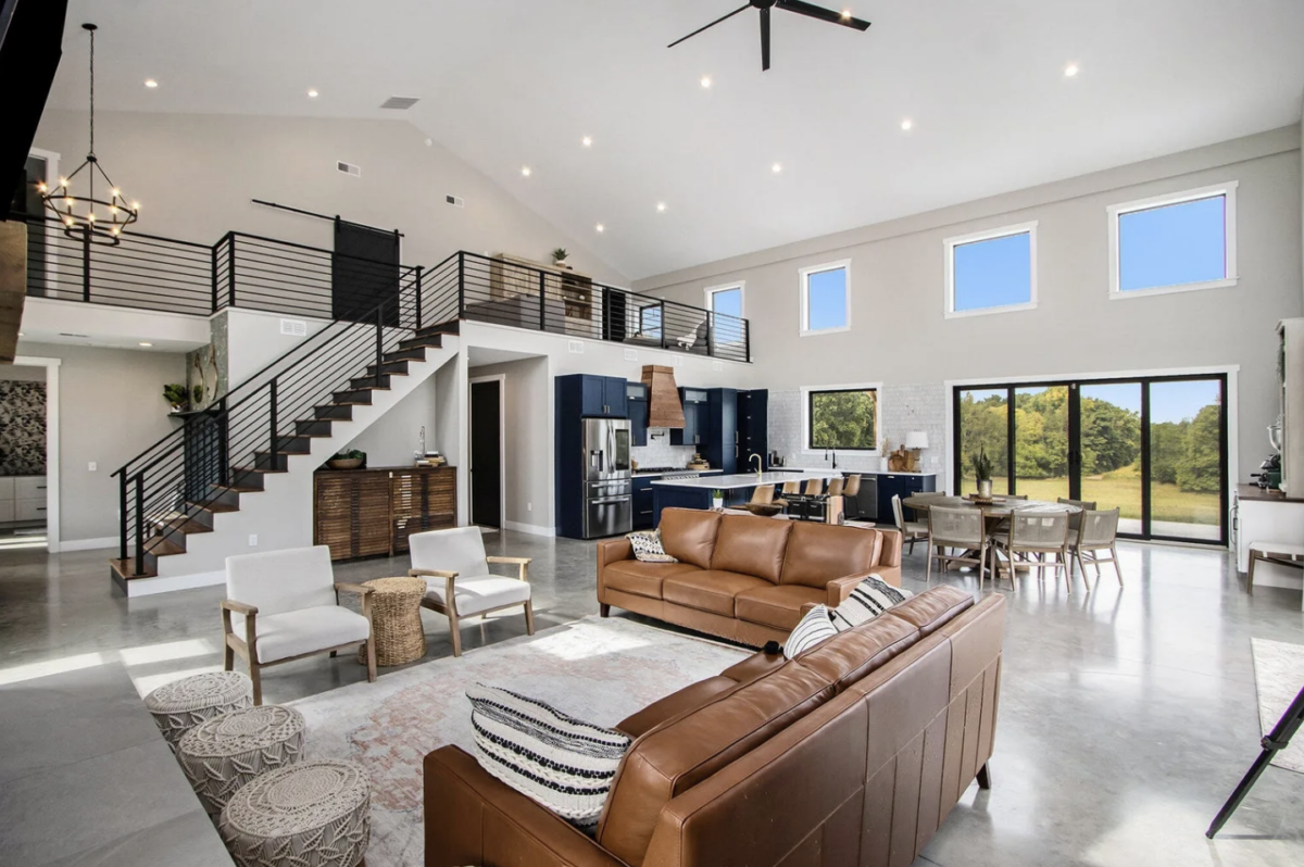 6 Amazing 2 Story Barndominium Interiors You Want to See