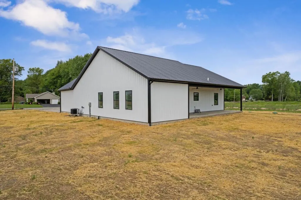 Thompson Rd Home by the Dutch Builders