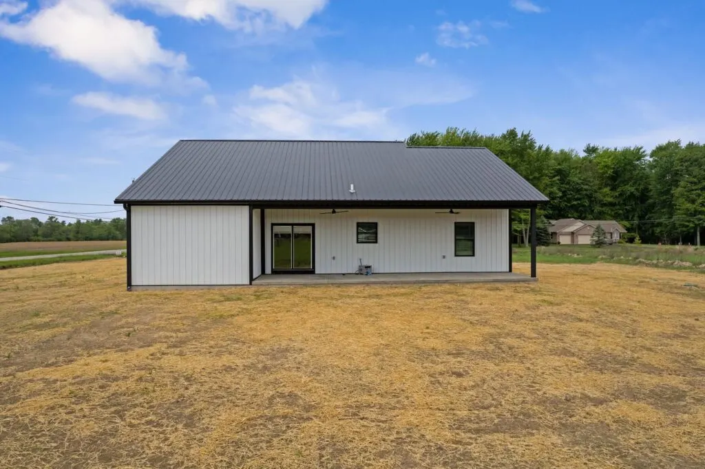 Thompson Rd Home by the Dutch Builders