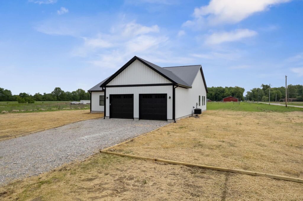 Thompson Rd Home by the Dutch Builders